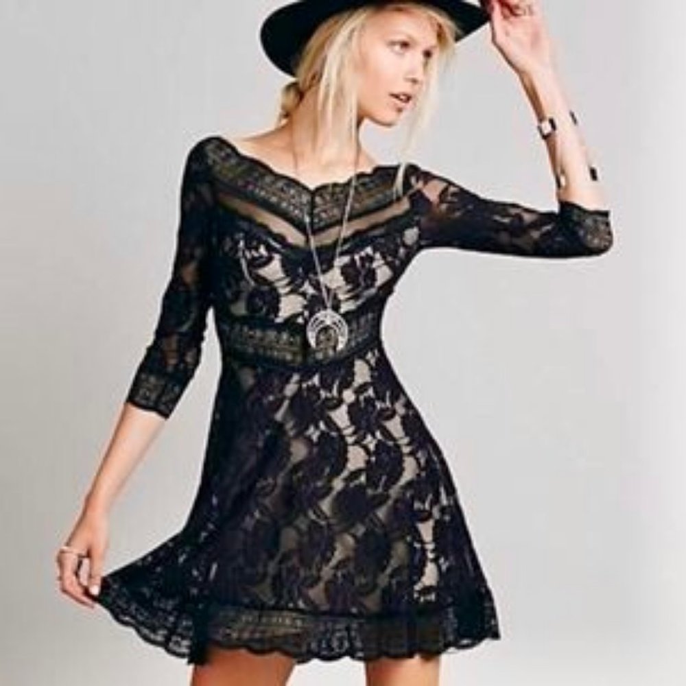 Free People Lacey Affair Navy Lace Lined Cutout Party Mini Dress Size XS